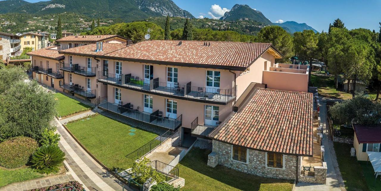 Regina Del Garda Suite Тосколано Мадерно Екстериор снимка