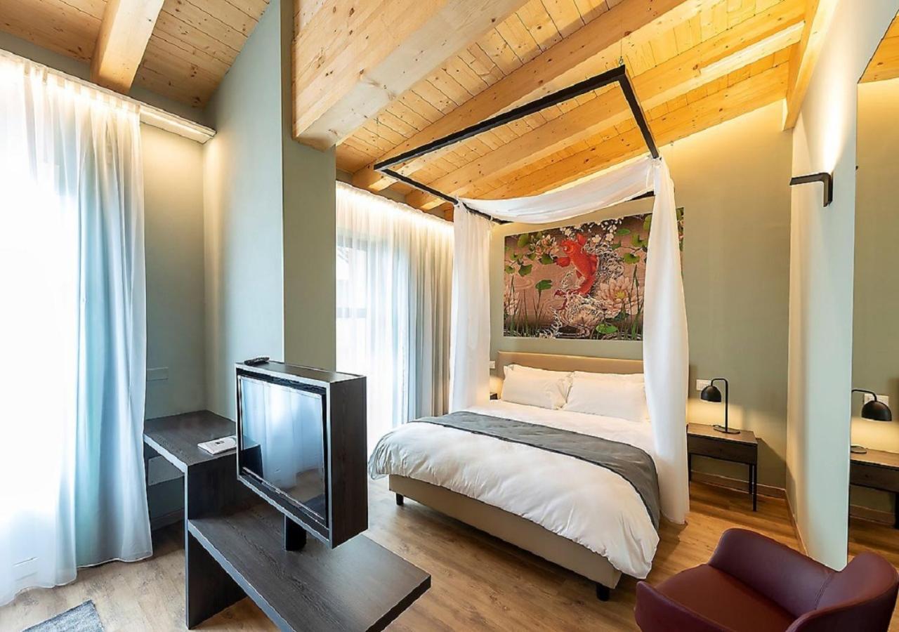 Regina Del Garda Suite Тосколано Мадерно Екстериор снимка