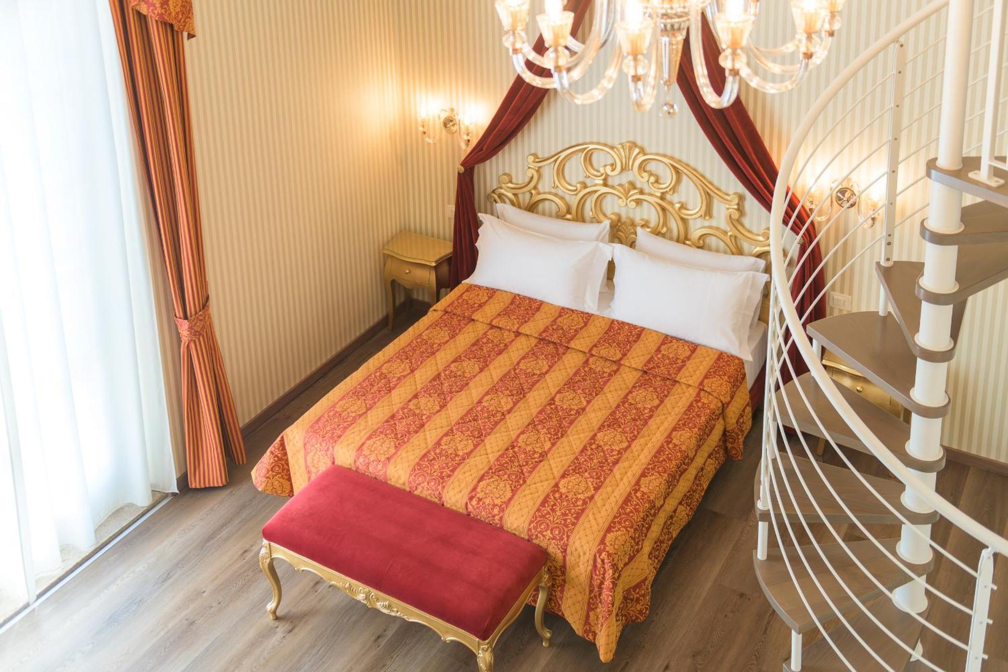 Regina Del Garda Suite Тосколано Мадерно Екстериор снимка