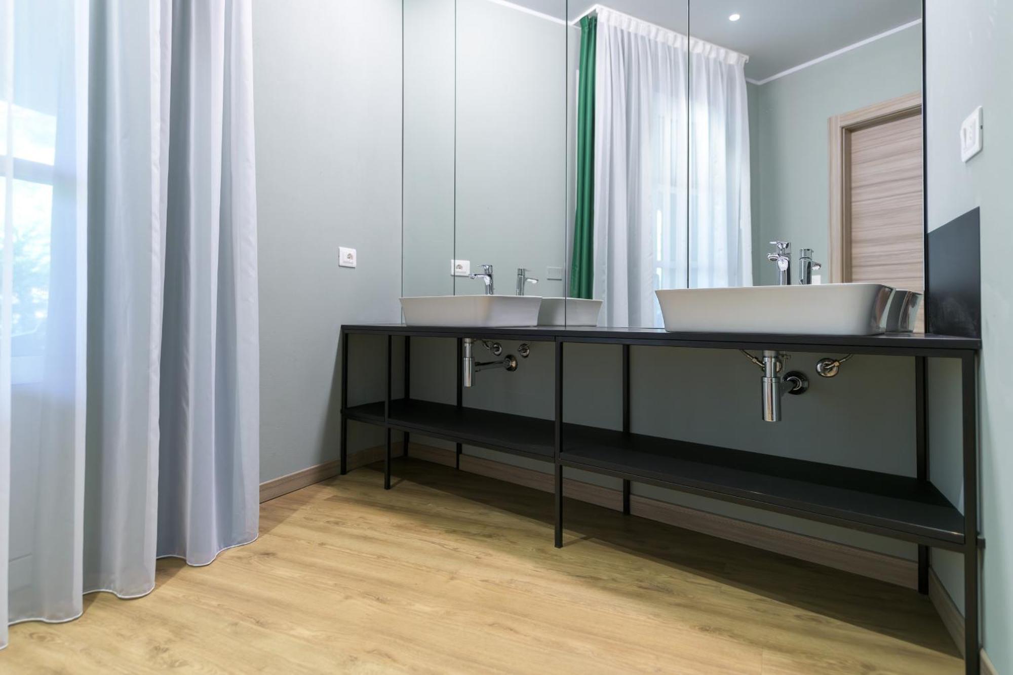 Regina Del Garda Suite Тосколано Мадерно Екстериор снимка